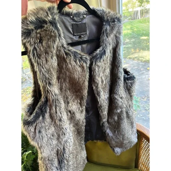 Banana Republic Womens Faux Fur Vest XL Gray Brown Open Front Chain Detail - Picture 8 of 9